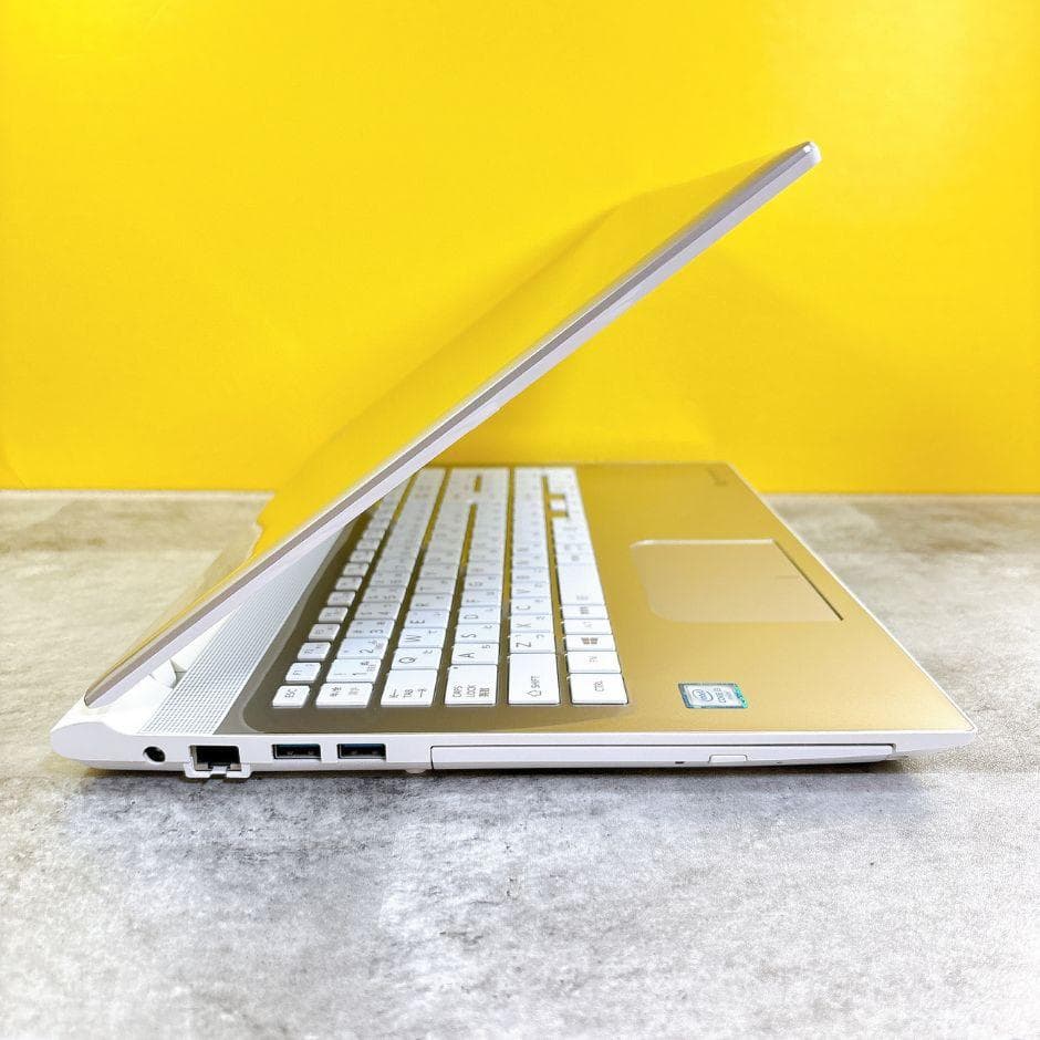 きれいなゴールド❣新品SSDで快適✨薄型 カメラ付き ブルーレイ フルHD 東芝