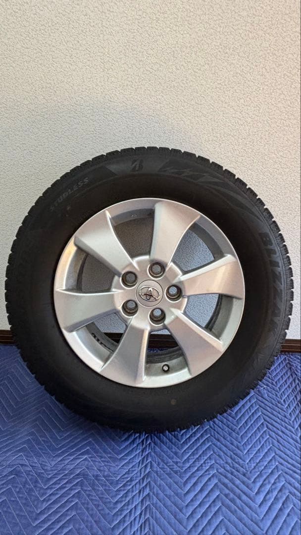 215 65 R16 VRX2 アルファード　スタッドレス