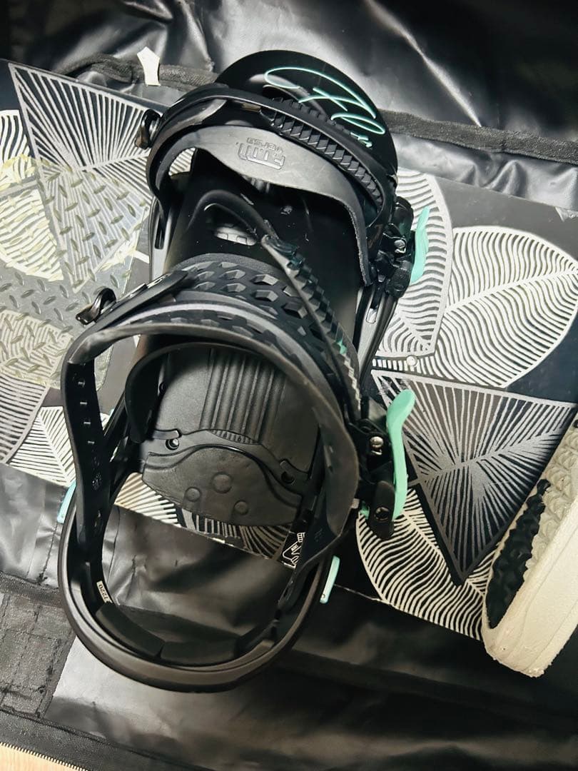 FLUX SMサイズ スノボ　スノーボード ビンディング