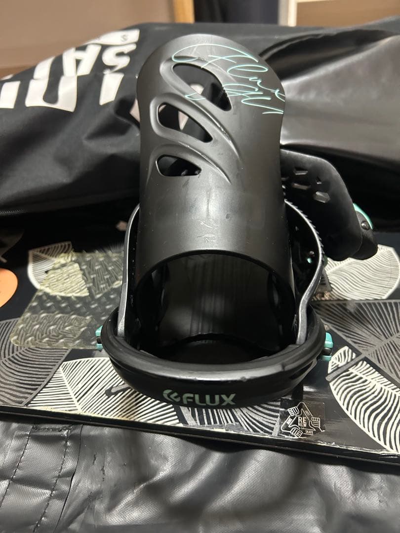 FLUX SMサイズ スノボ　スノーボード ビンディング