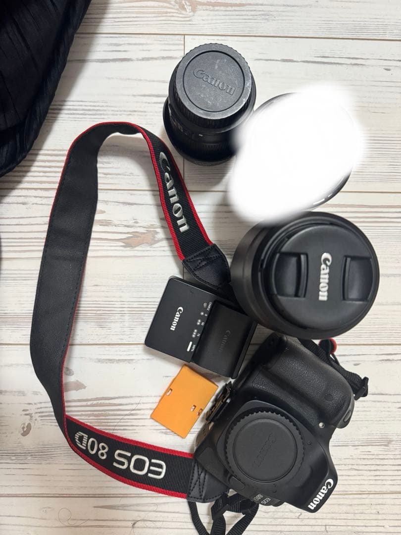 Canon EOS 80D ボディ＋純正レンズ2本セット　バッテリー・充電器付き
