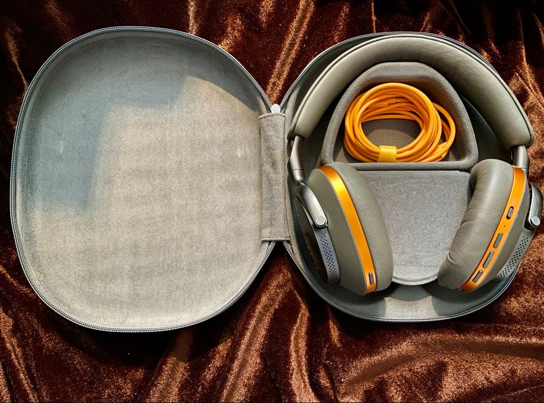 ヘッドホン Bowers & Wilkins Px8 McLaren Edition