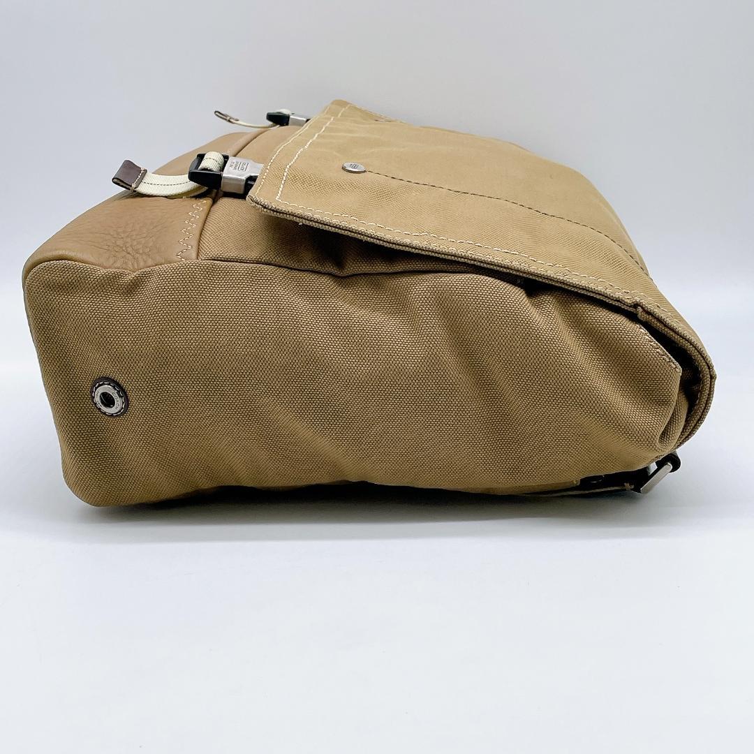 COACH キャンバス A4可能 メッセンジャーバッグ　ベージュ e768