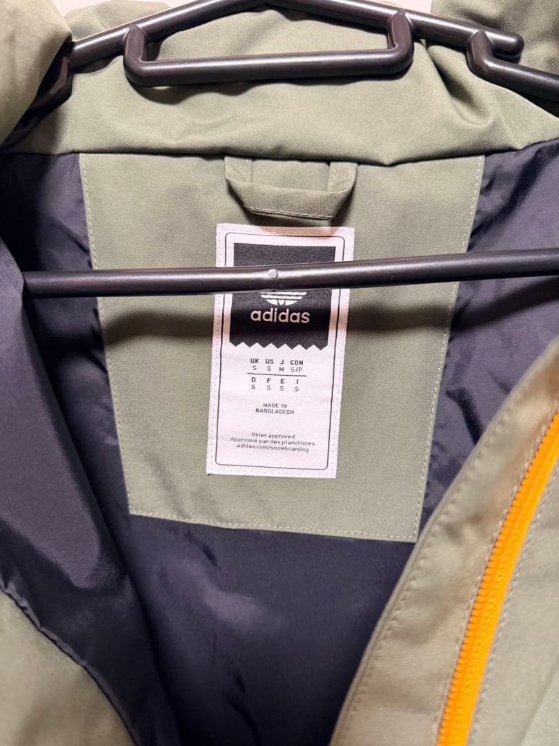 専用adidasスノーボードウェアSサイズ