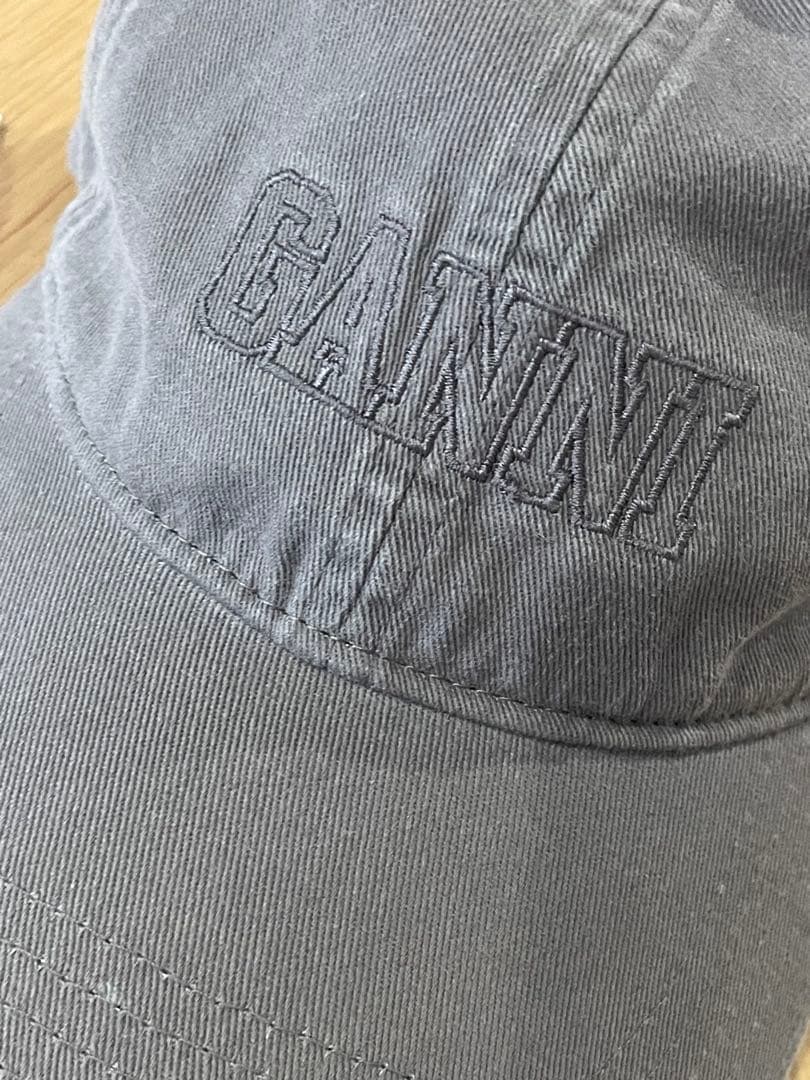 みーみー　GANNI（ガニー）　Cap Hat フロストグレイ