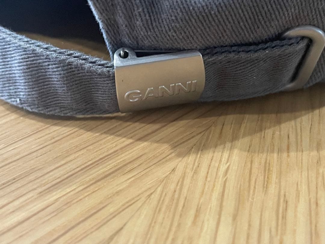 みーみー　GANNI（ガニー）　Cap Hat フロストグレイ