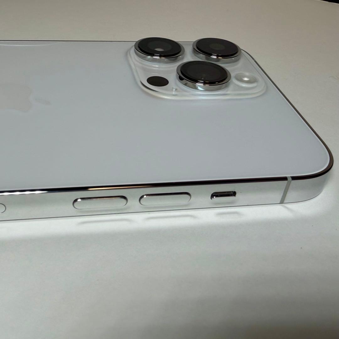 Apple iPhone 14 Pro Max 1TB 本体 シルバー 背面ヒビ