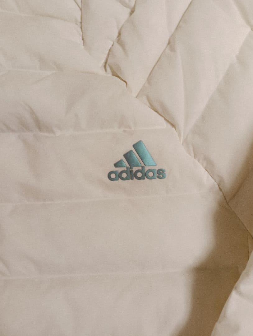 【新品未使用】adidas ゴルフ軽量ダウンジャケット ホワイト　Ｌサイズ