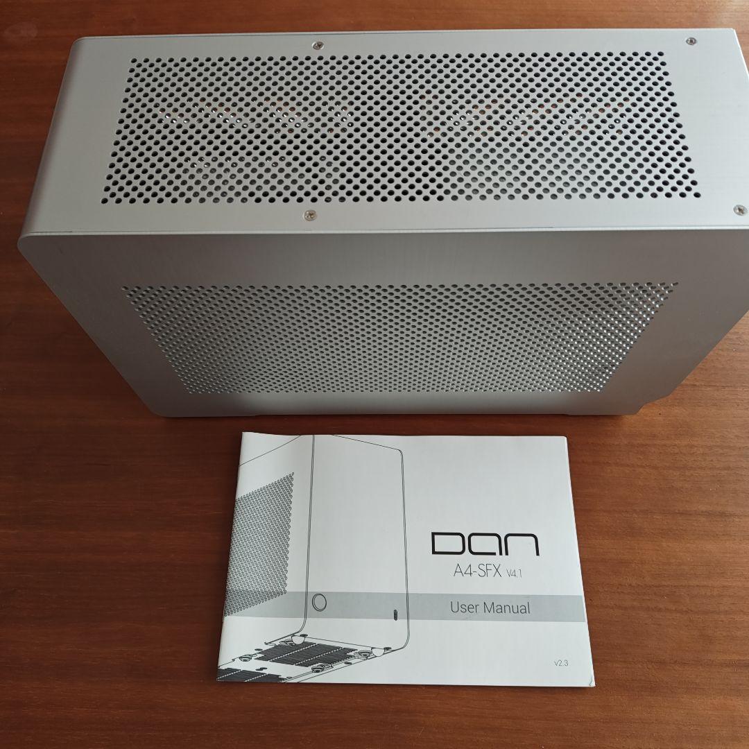DAN Cases A4-SFX v4.1 シルバー