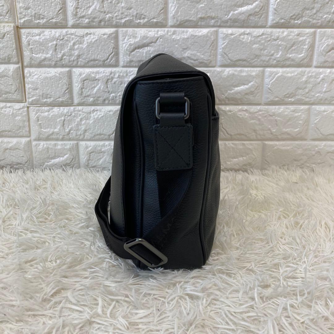 ARMANICOLLEZIONI✨メッセンジャーバッグ　レザー　A4 ストライプ