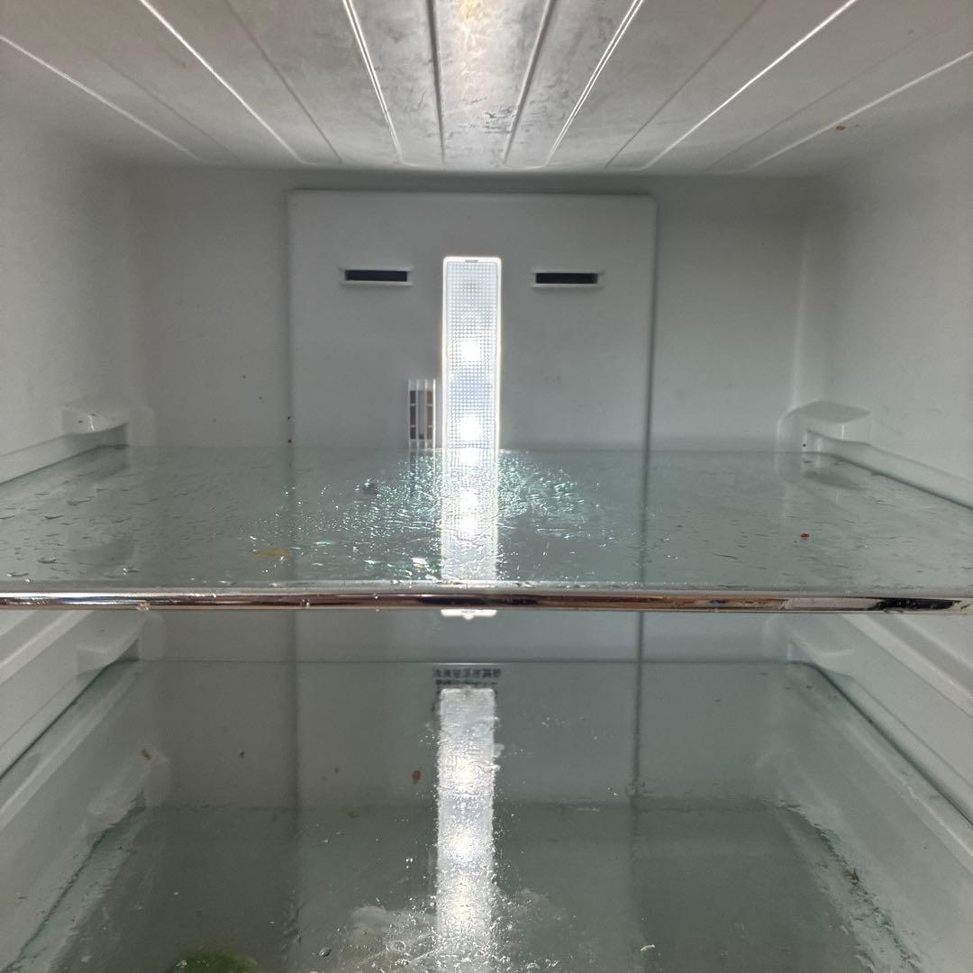 大人気　Hisense ノンフロン冷凍冷蔵庫 HR-G13B-BR 2020年製