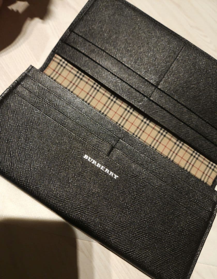 BURBERRY　 ブラックレザー 長財布 ニつ折り財布 札入れ　付属品完備