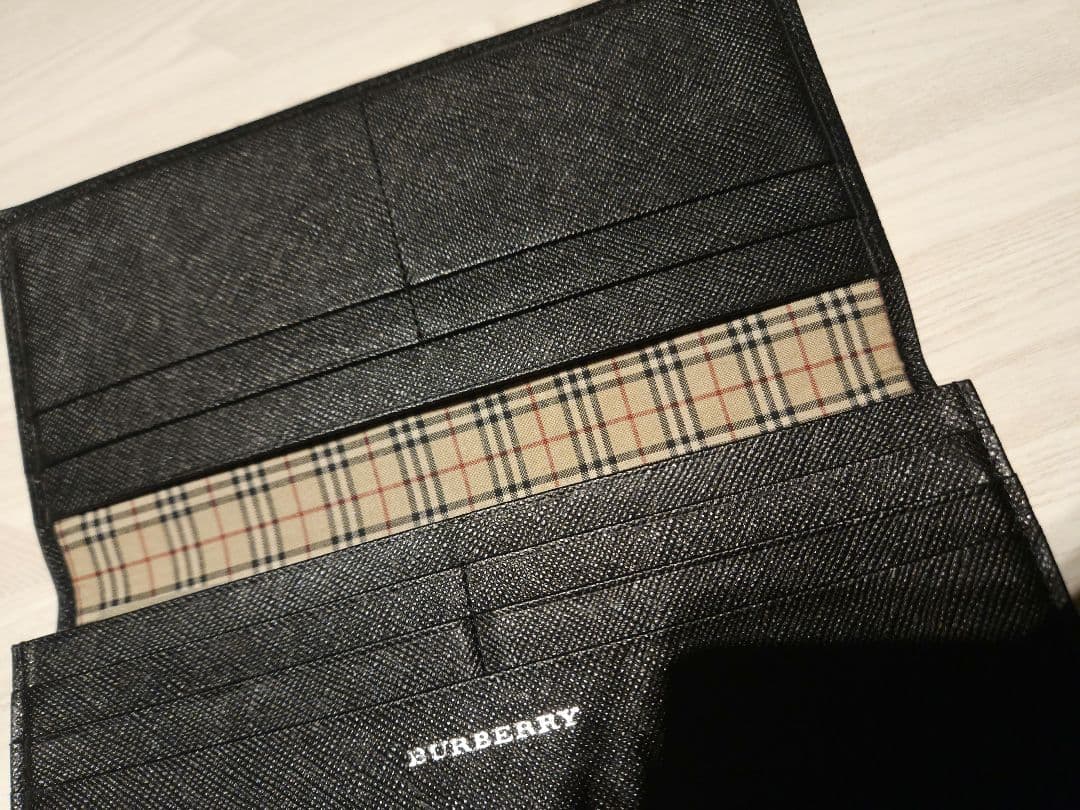 BURBERRY　 ブラックレザー 長財布 ニつ折り財布 札入れ　付属品完備