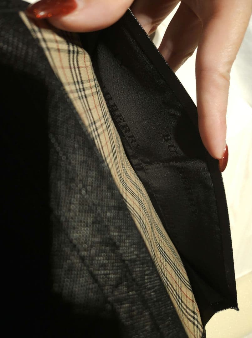 BURBERRY　 ブラックレザー 長財布 ニつ折り財布 札入れ　付属品完備