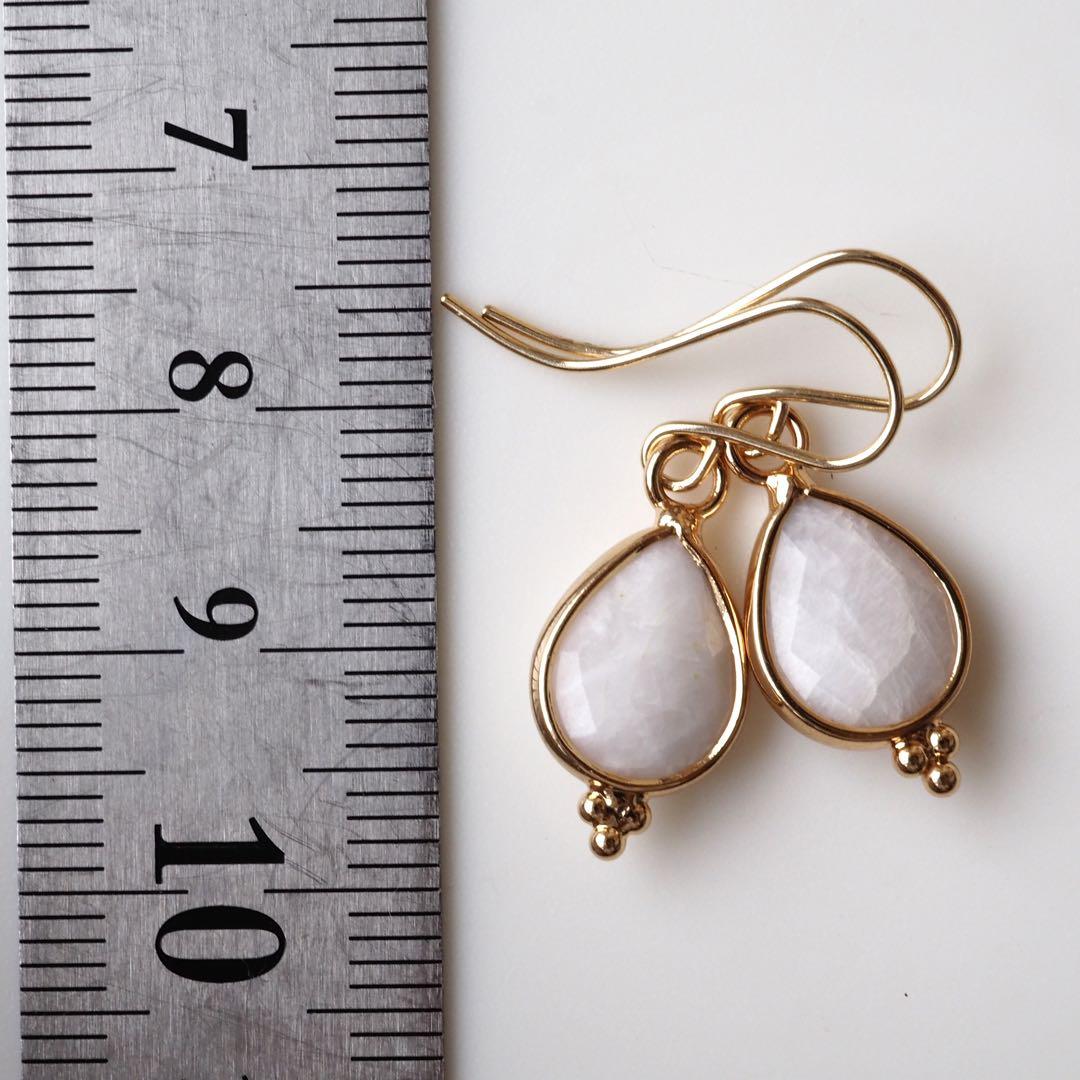 【ほぅ】天然ホワイトムーンストーンのつぶつぶ枠留めイヤリング