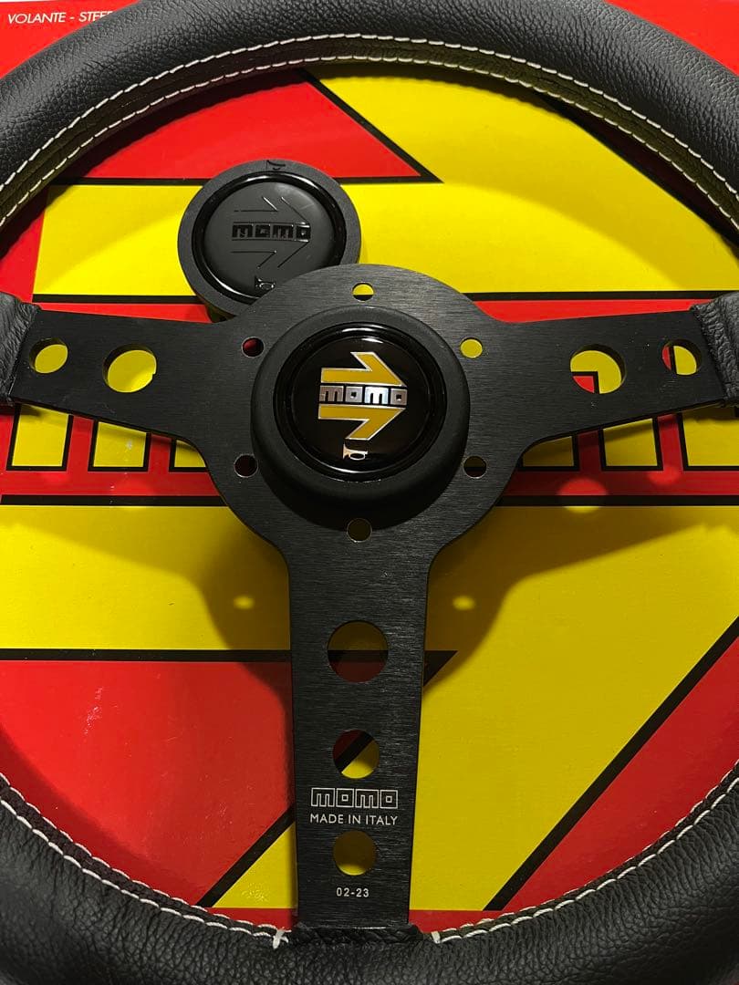 MOMO ステアリングホイール ハンドメイド 2023年製