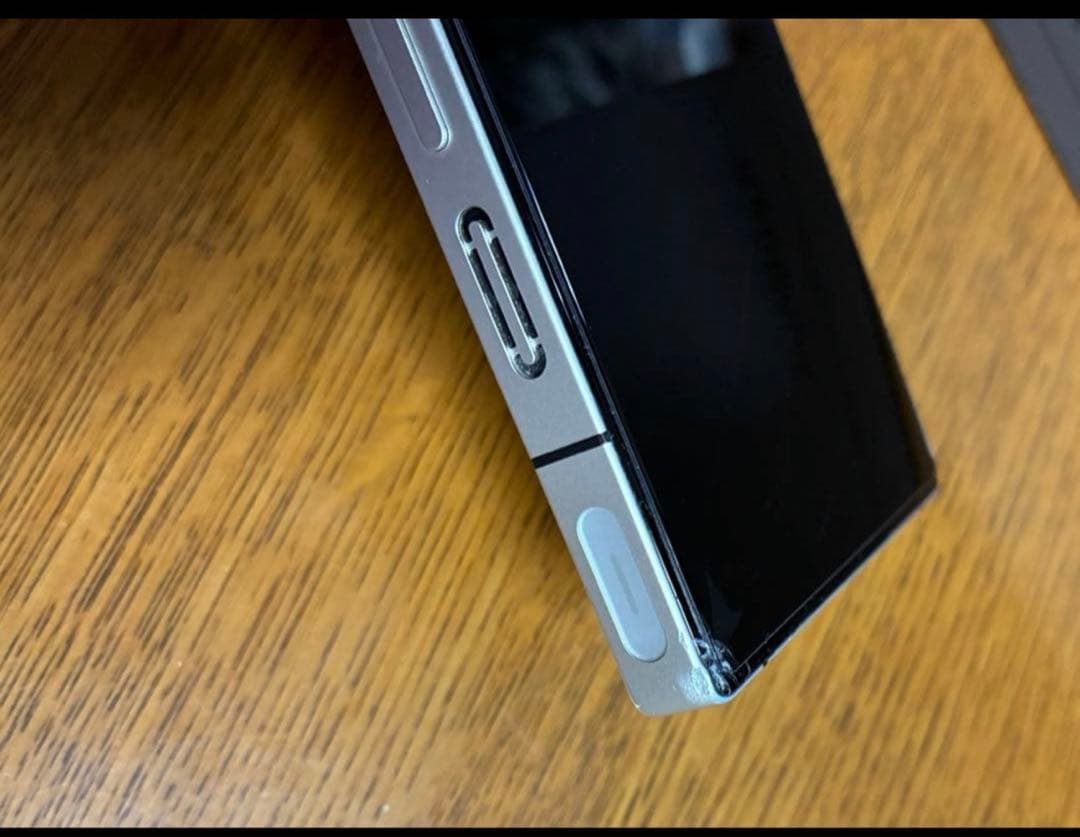 red magic10 Pro 画面割れあり