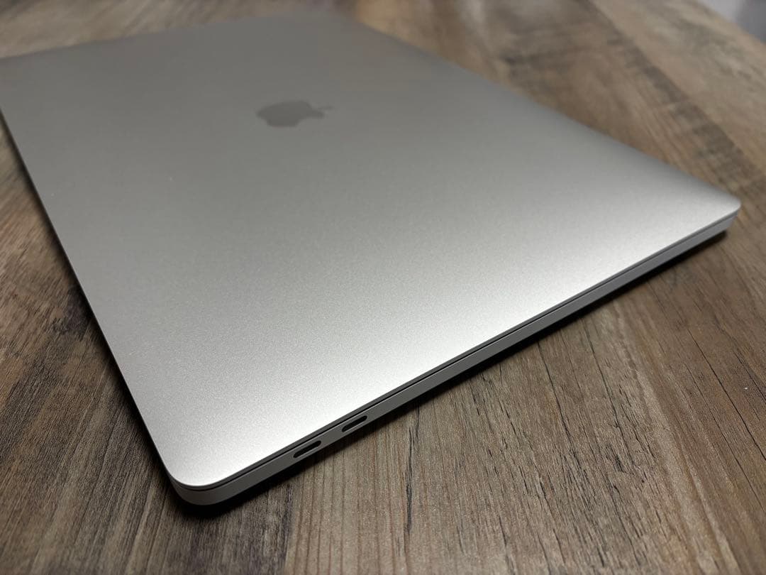 【極美品】MacBook Pro 16インチ i7 32G 512GB シルバー