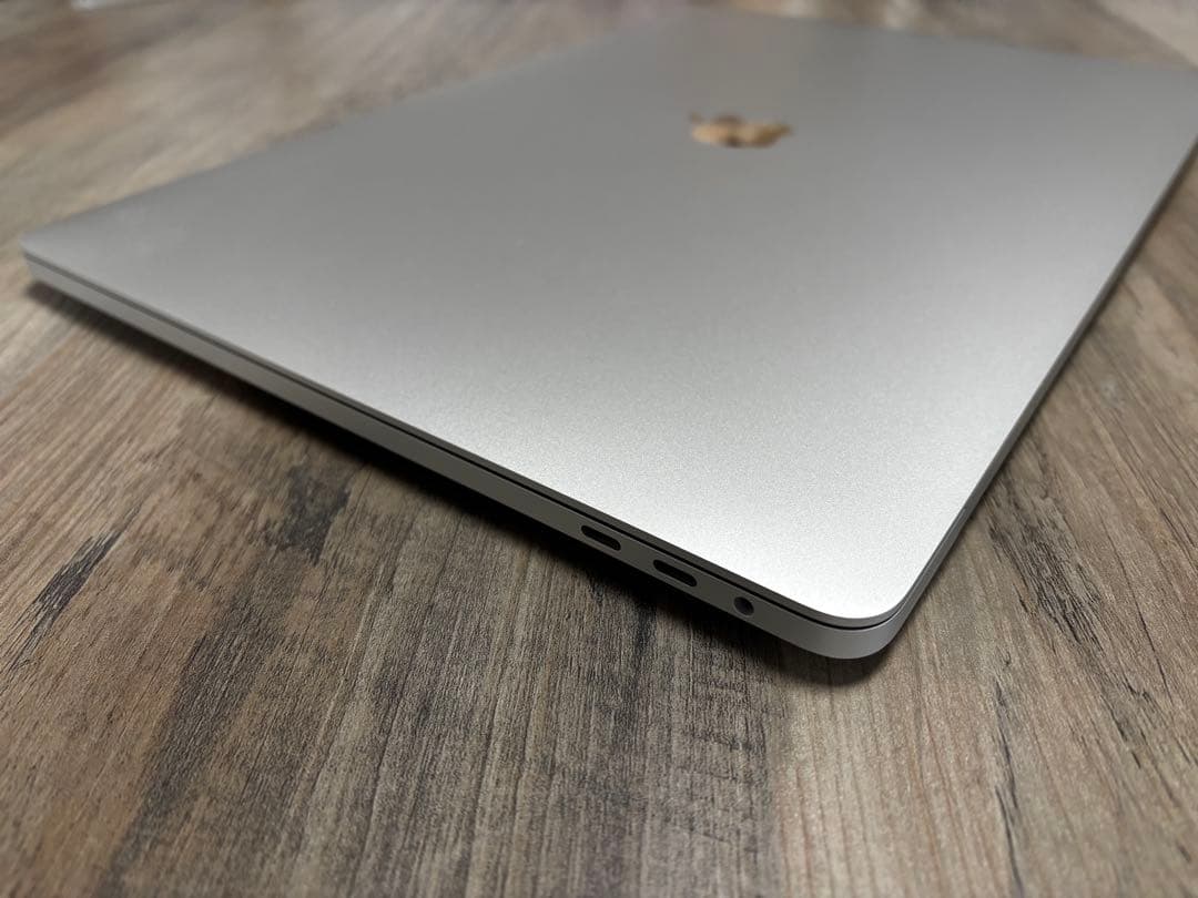 【極美品】MacBook Pro 16インチ i7 32G 512GB シルバー