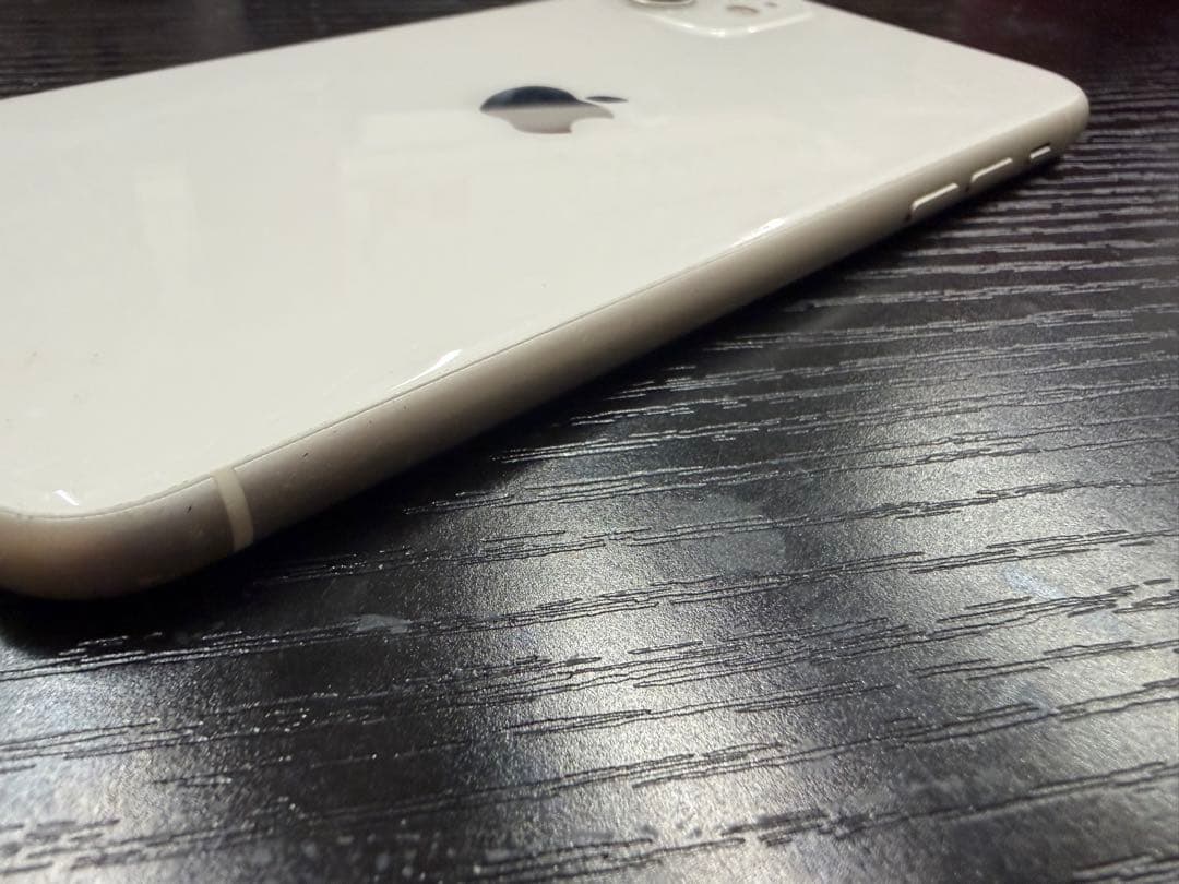 画面割れあり　iPhone11ホワイト128GB 動作問題無し　値下げ可能