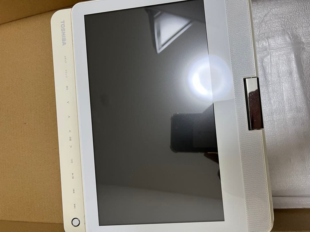 TOSHIBA REGZA ブルーレイポータブルプレーヤー