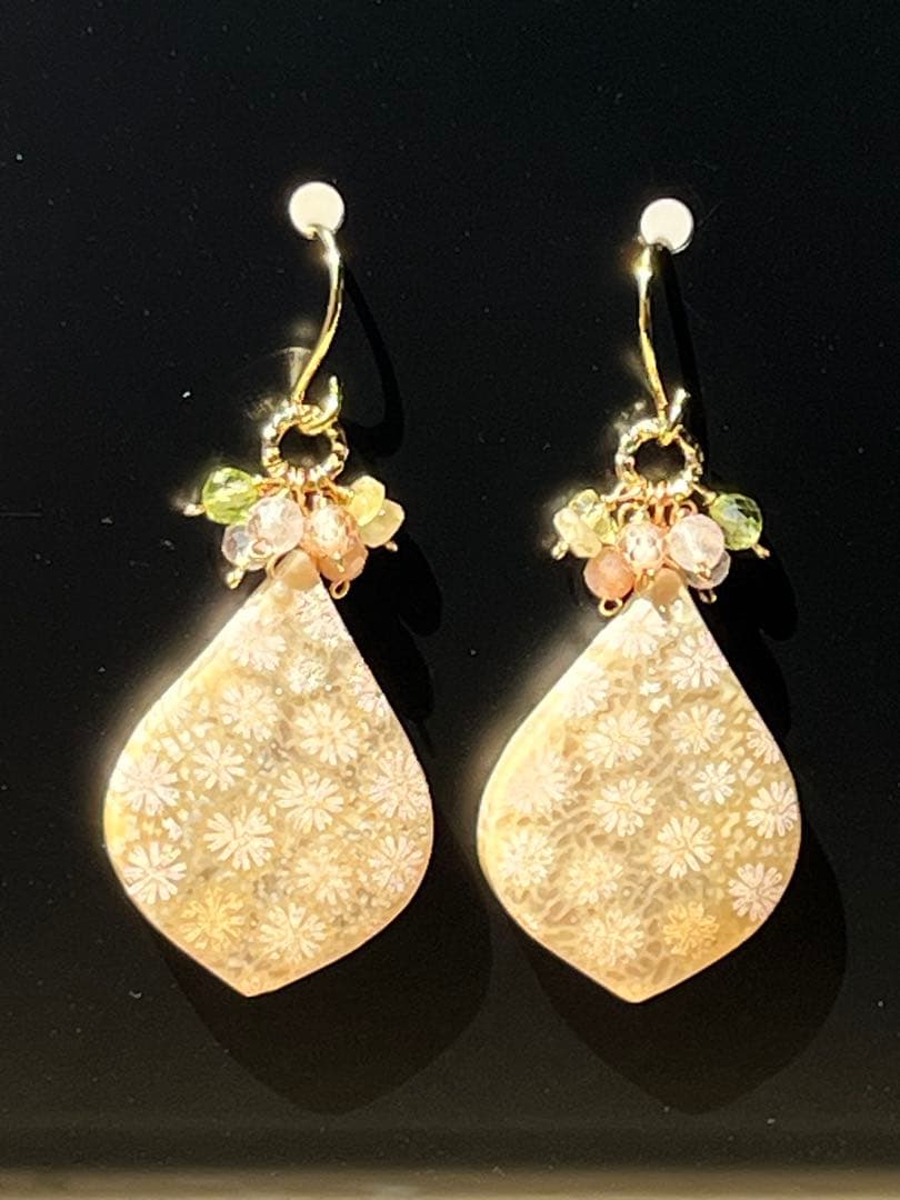 ＊＊COCO＊＊　14kgf お花畑フォッシルコーラル ピアス