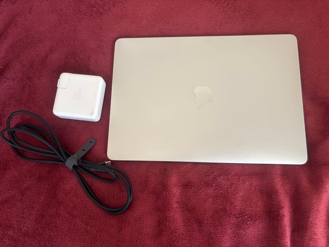 Apple MacBook Pro 13インチ シルバー　2020