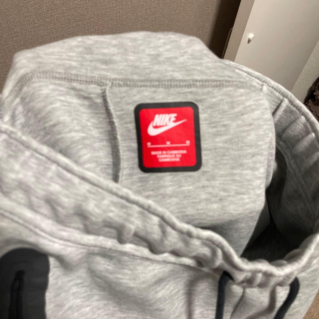 Nike テックグレー フルジップ パーカー セットアップ