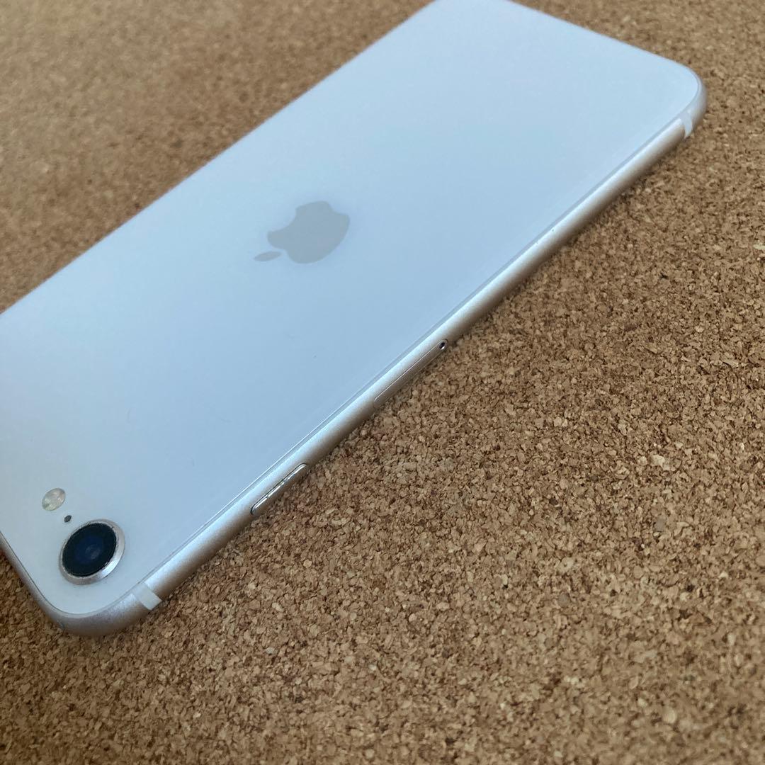 3907【早い者勝ち】電池新品☆iPhoneSE3 64GB SIMフリー☆