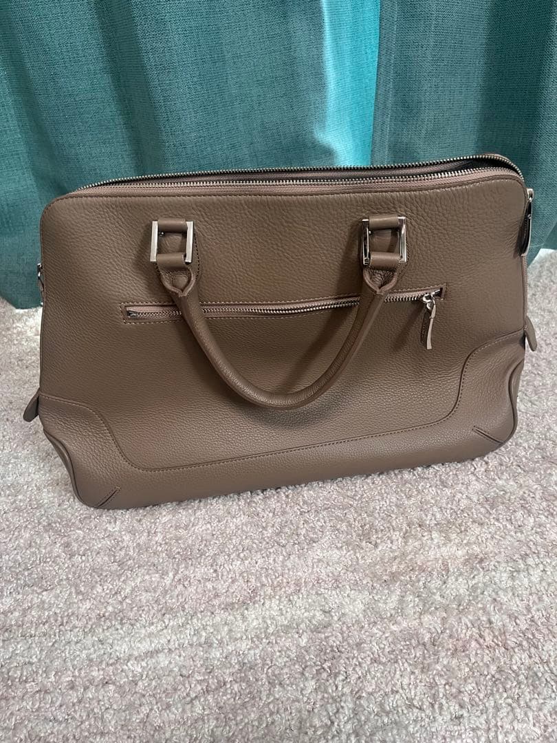 Pelle Morbida ベージュ　taupe ペッレモルビダ