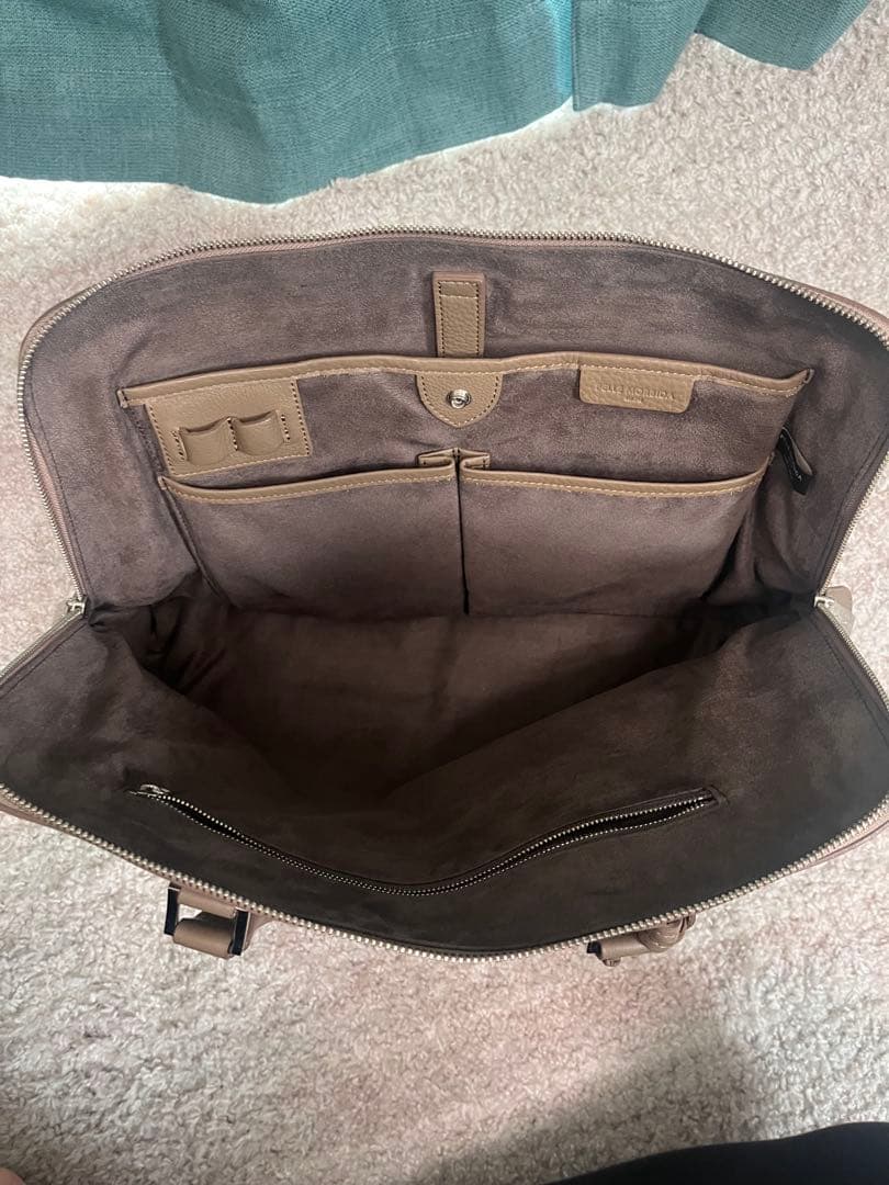 Pelle Morbida ベージュ　taupe ペッレモルビダ