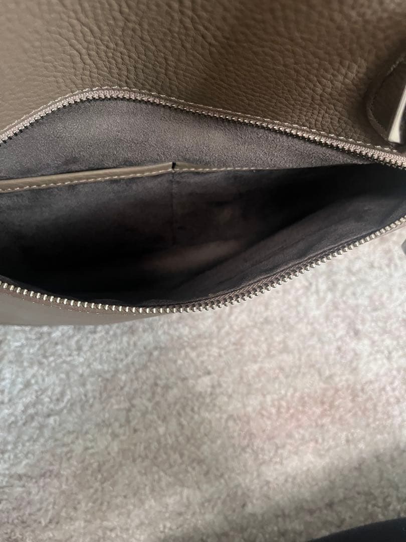 Pelle Morbida ベージュ　taupe ペッレモルビダ