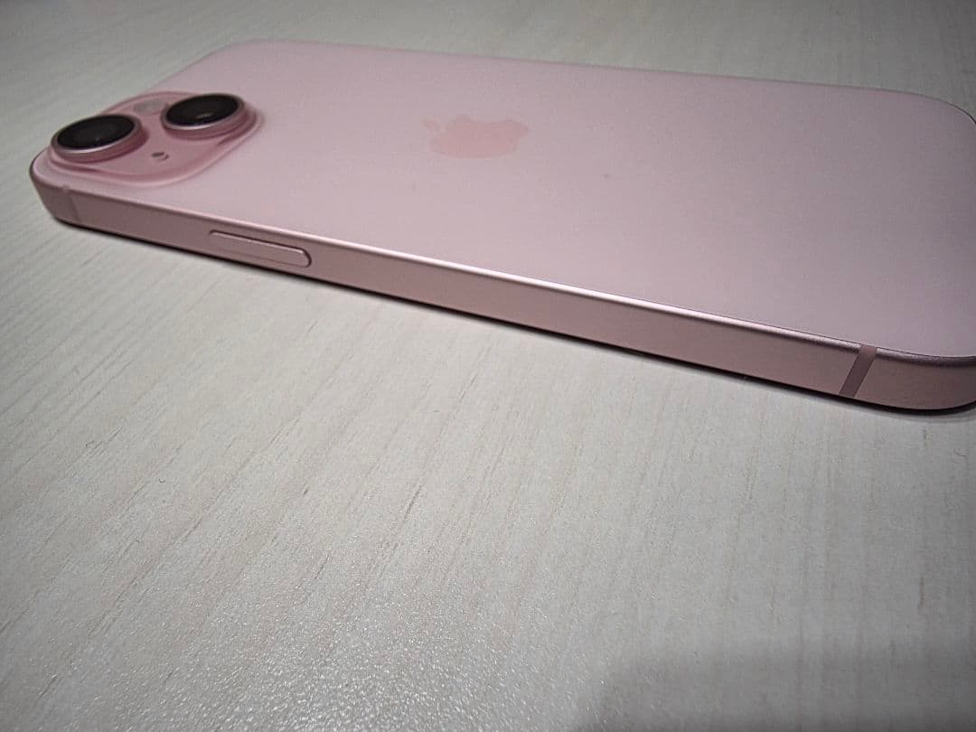 【美品】iPhone15 ピンク 256GB SIMフリー