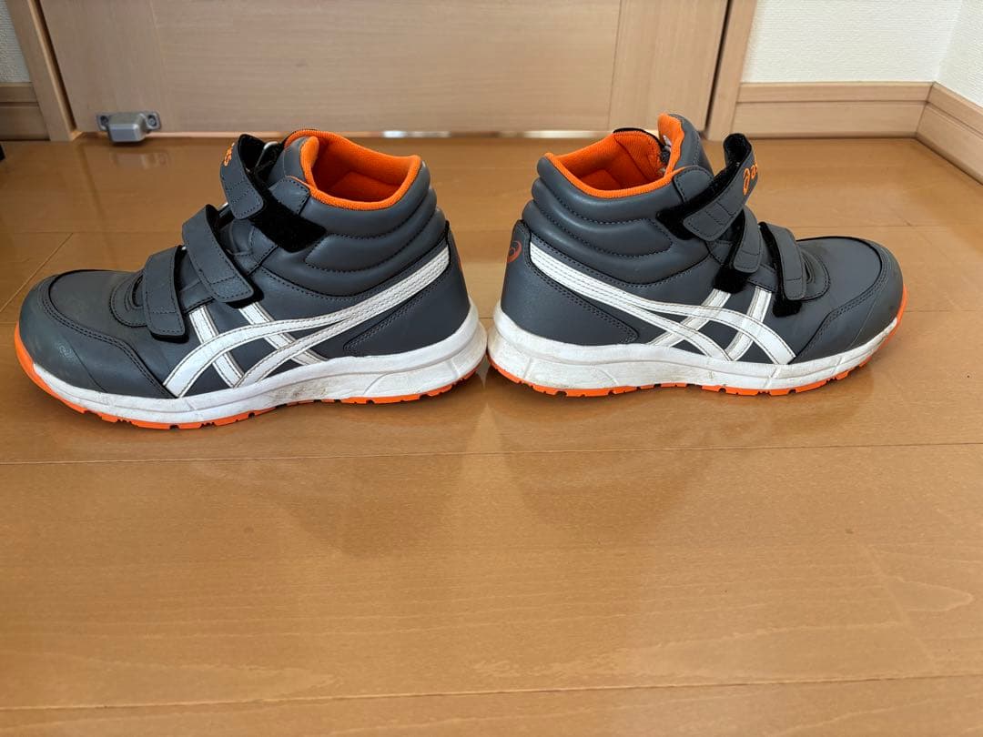 asics グレー/オレンジ ハイカット安全靴