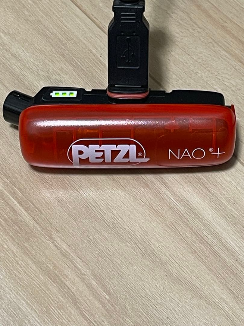 PETZL NAO+ ペツルヘッドライト バッテリー×2、エクステンションコード