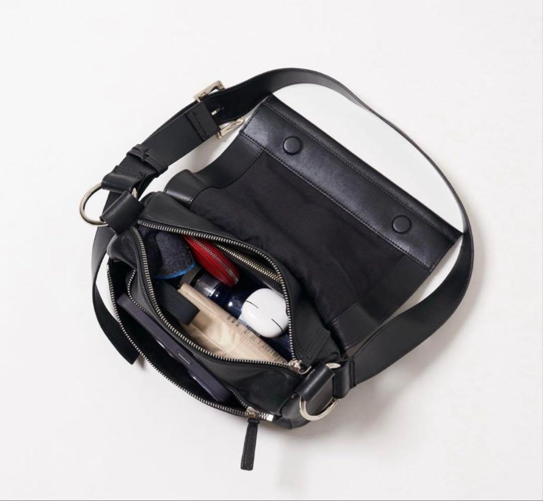 新品 ビアズリー beardsley レザー ボディバッグ　ショルダーバッグ