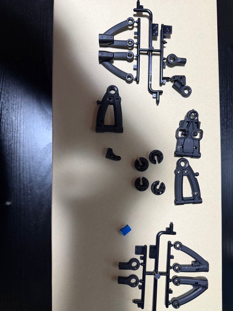 Tamiya TA08R シャーシセットとパーツ