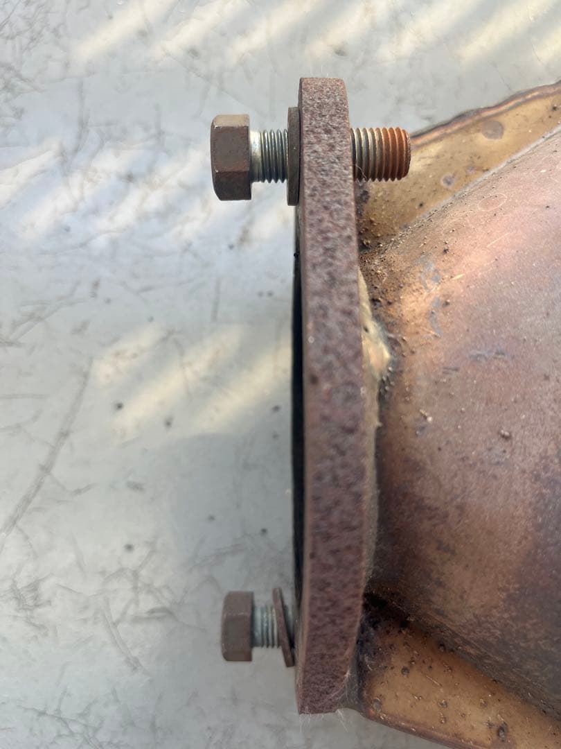 BNR34純正触媒(実働車からの取り外し)