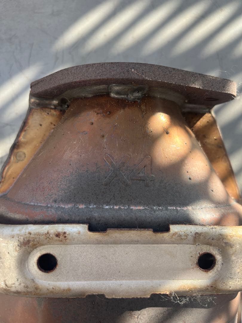 BNR34純正触媒(実働車からの取り外し)