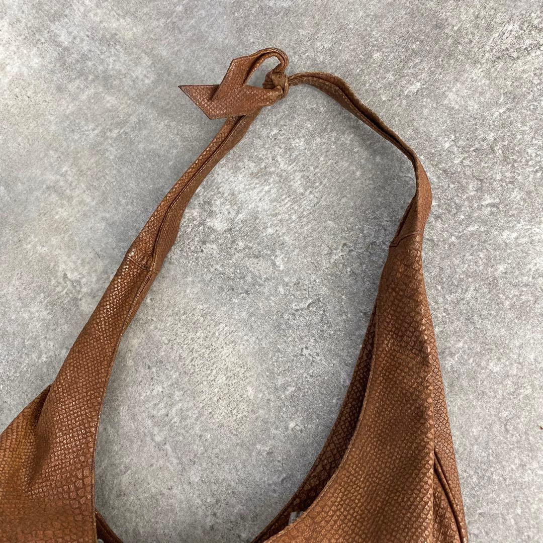 イッセイミヤケ パイソン型押し レザー ショルダーバッグ ワンショルダー