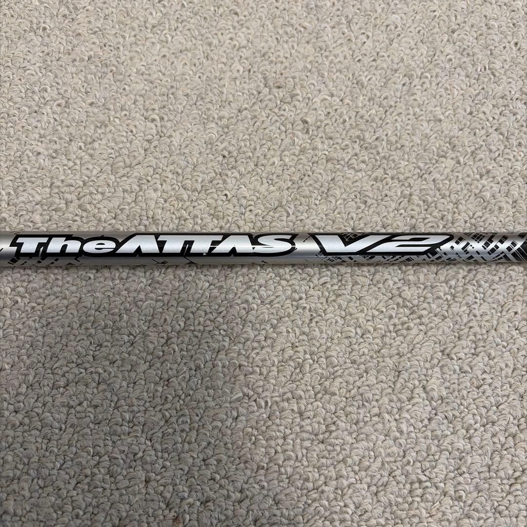 The ATTAS V2 6SXドライバー タイトリストスリーブ付き