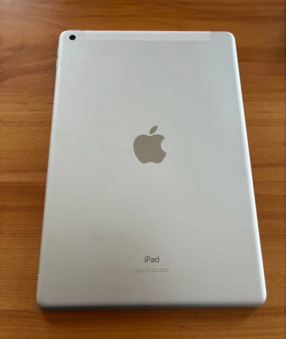 iPad 第7世代 32GB Wi-Fi セルラーモデル　美品　動作良好 AC有