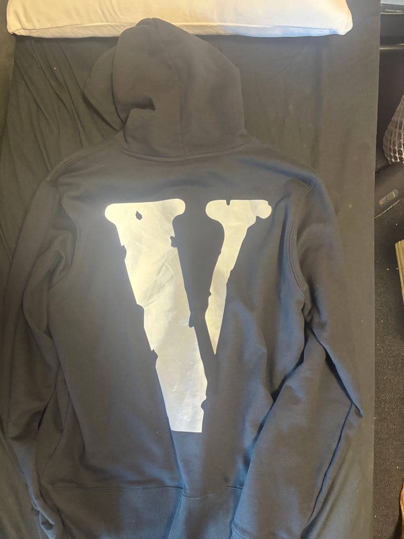 VLONE ブラック パーカー