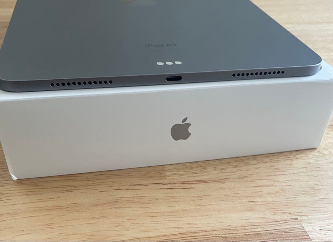 Apple iPad Air (M2) 第6世代　128 GB WiFiモデル