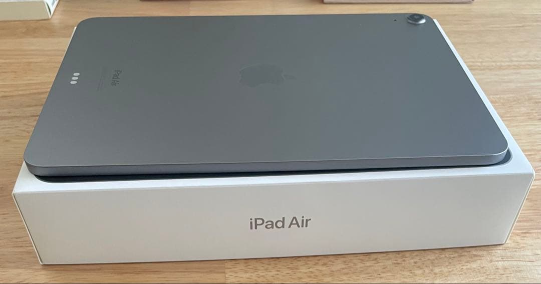 Apple iPad Air (M2) 第6世代　128 GB WiFiモデル