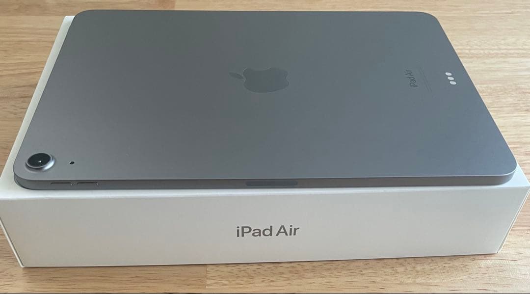 Apple iPad Air (M2) 第6世代　128 GB WiFiモデル