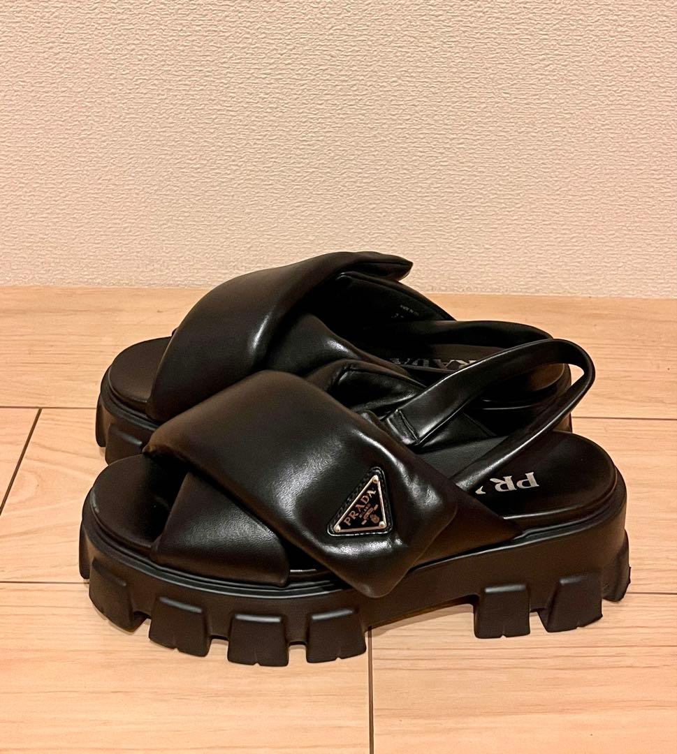 【ルンルン】PRADA ナッパレザーサンダル& モノリスブーツ
