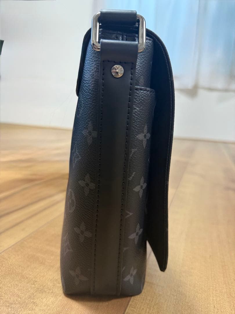 【極上美品‼️】ルイヴィトン モノグラムエクリプス ディストリクト PM NV2