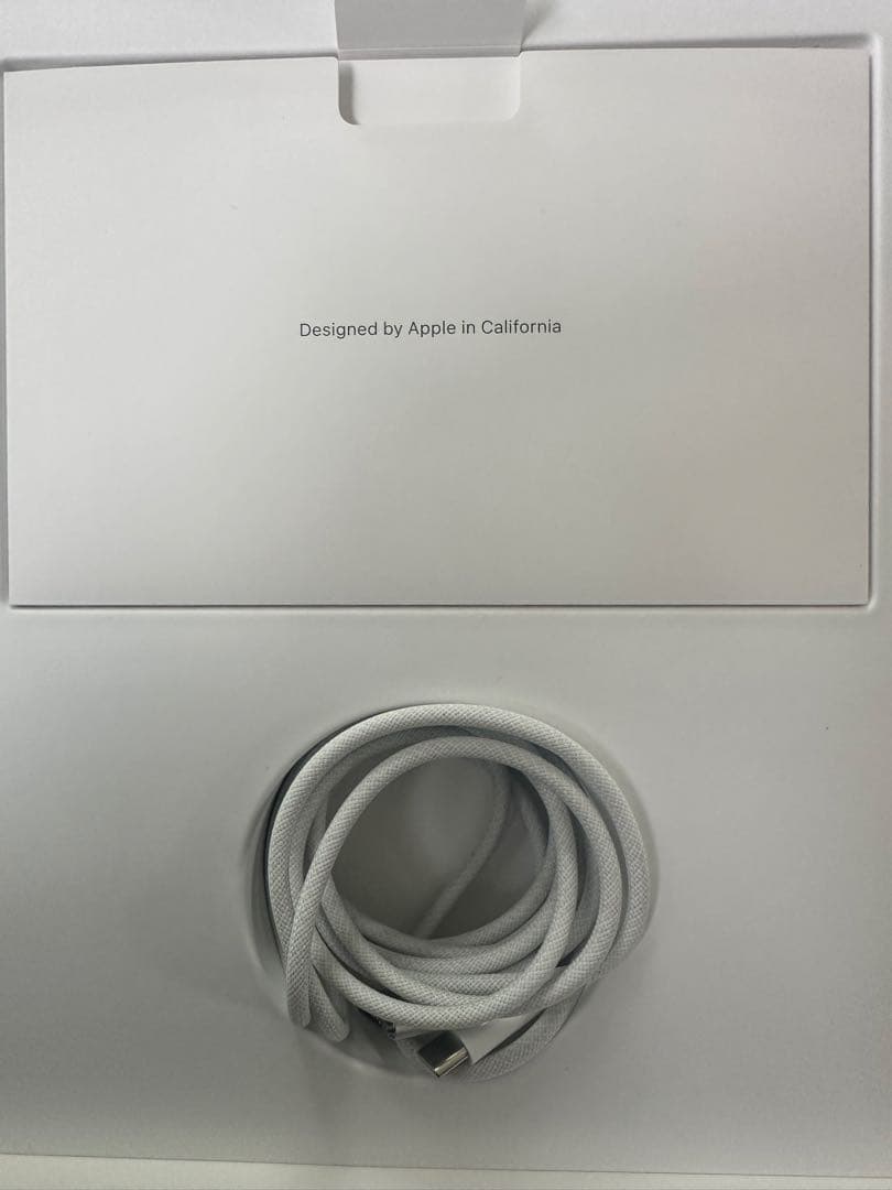 MacBook Air (M2) 13インチ16GB 265GB