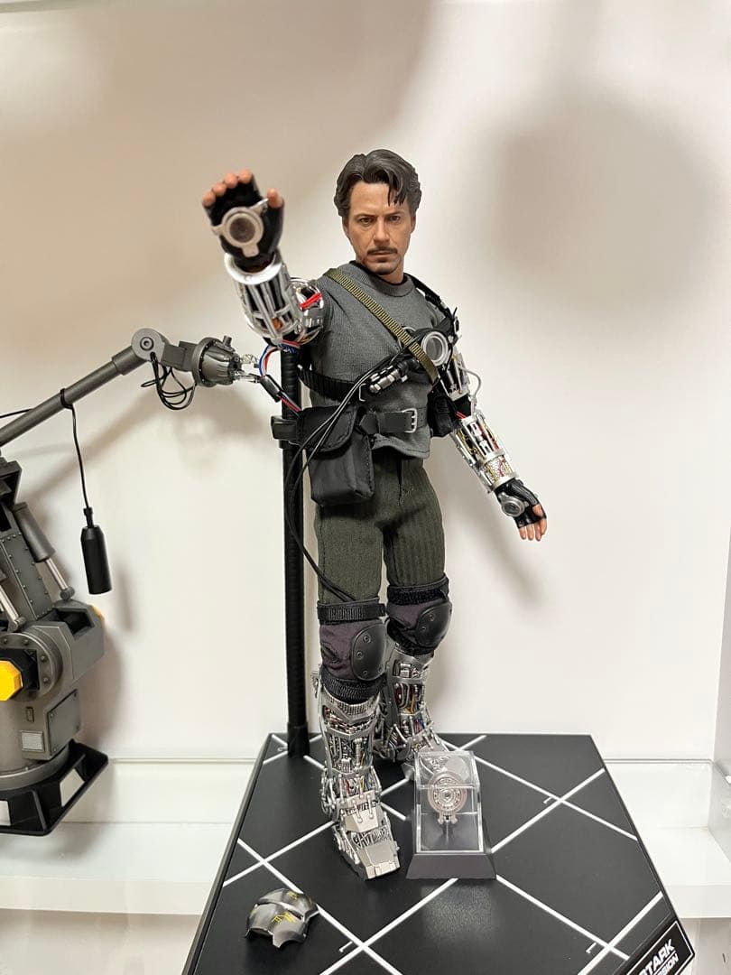 ホットトイズ トニー・スターク メカテスト Ver.2.0【デラックス版】